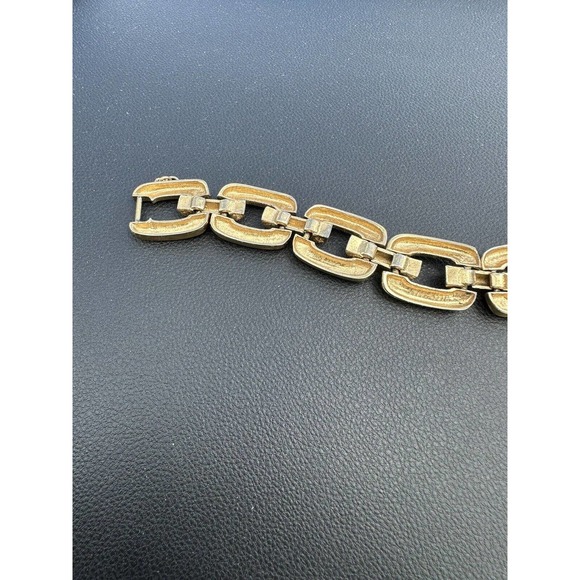 MONET DESIGNER SIGNED GOLD TONE VINTAGE LINK BRACELET WITH SAFETY CHAIN - Picture 9 of 9
